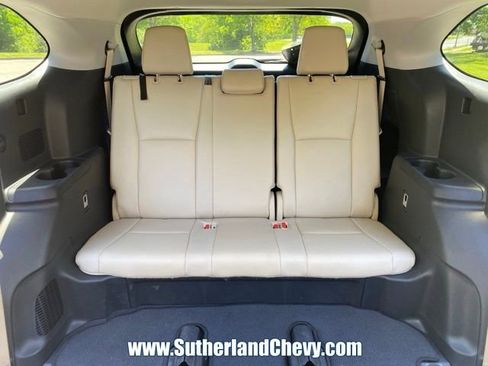 Used 2023 Toyota Highlander XLE AWD/4WD image 42