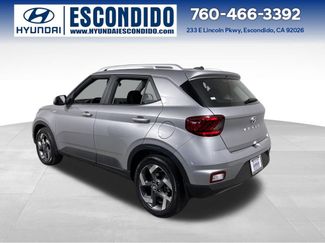 New 2026 Hyundai Venue SEL video 3