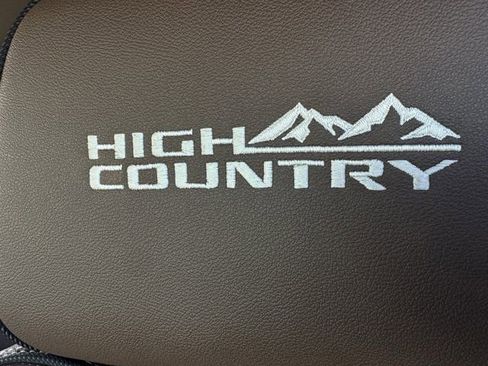 New 2026 Chevrolet Suburban High Country image 22