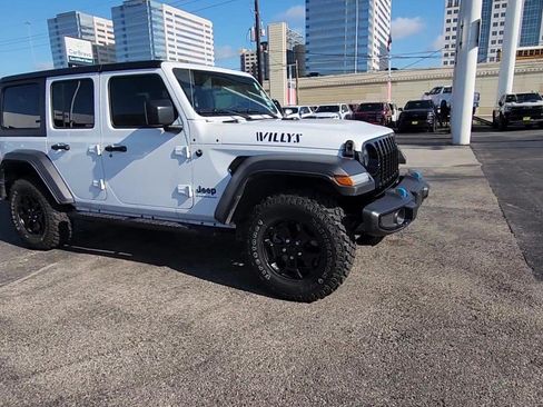 Used 2023 Jeep Wrangler Unlimited AWD/4WD image 2
