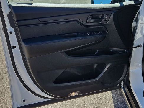 Used 2024 Honda Odyssey EX-L image 16