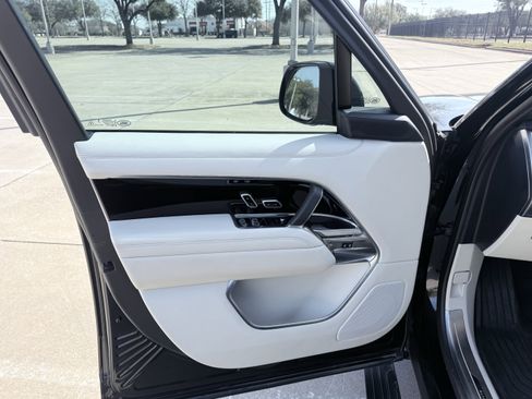 Used 2023 Land Rover Range Rover Long Wheelbase Autobiography image 30