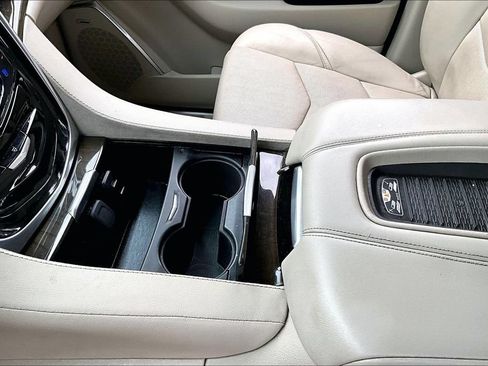 Used 2020 Cadillac Escalade Luxury AWD/4WD image 18