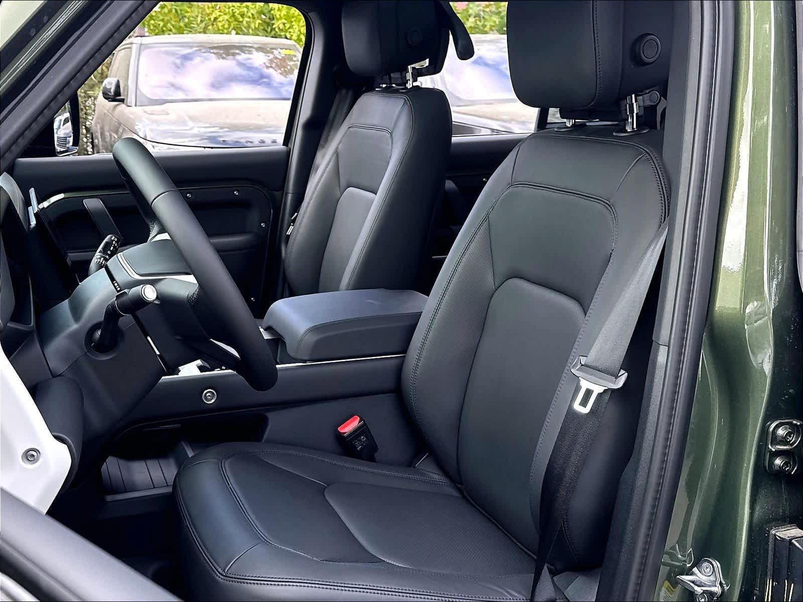 New 2026 Land Rover Defender 110 X-Dynamic SE AWD/4WD image 11