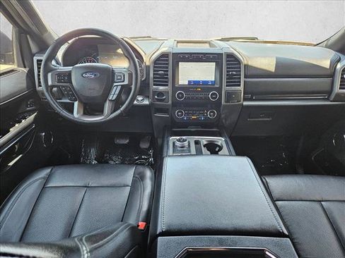 Used 2020 Ford Expedition XLT w/ Equipment Group 202A AWD/4WD image 18