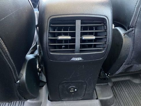 Used 2022 Ford Escape Titanium image 18