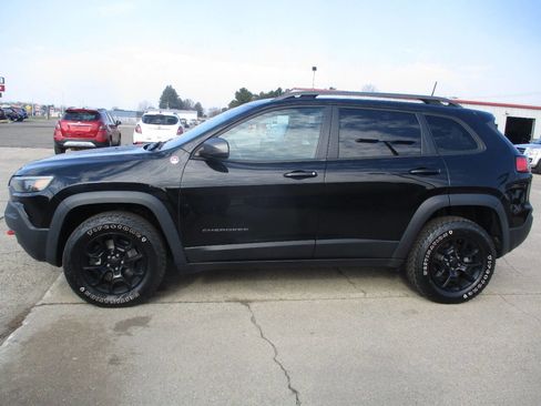 Used 2019 Jeep Cherokee Trailhawk w/ Cold Weather Group image 3