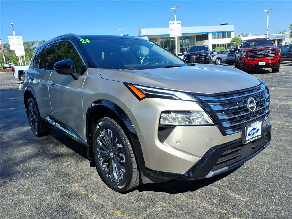 Used 2024 Nissan Rogue Platinum w/ Platinum Premium Package FWD image 1