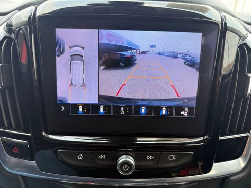 Used 2021 Chevrolet Traverse RS FWD image 8