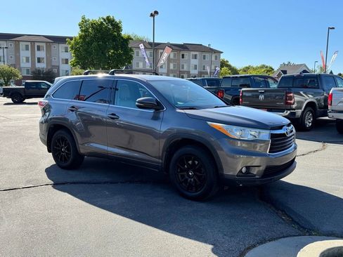 Used 2014 Toyota Highlander Plus AWD/4WD image 5