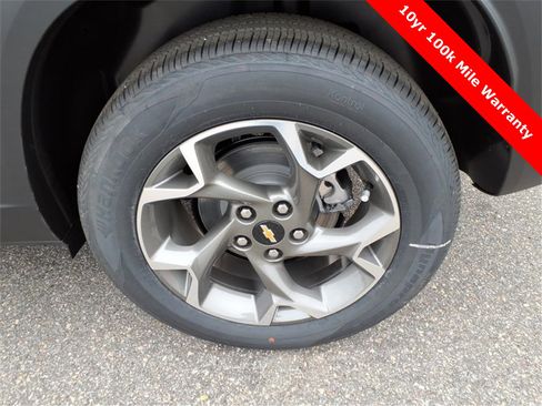 New 2026 Chevrolet Trax LT w/ Driver Confidence Package image 11
