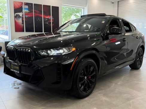 Used 2024 BMW X6 xDrive40i w/ M Sport Professional Package AWD/4WD image 3