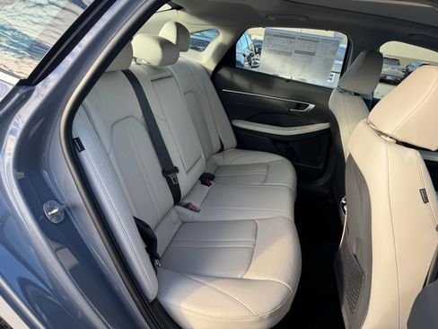 New 2025 Hyundai Sonata Limited image 32