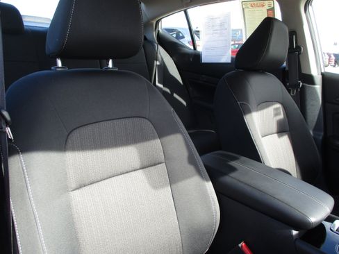 Used 2024 Nissan Altima 2.5 SV image 35