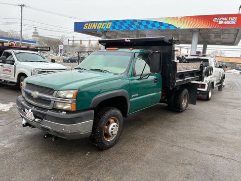 Used 2004 Chevrolet Silverado 3500 4x4 Regular Cab w/ Snow Plow Prep Package image 2