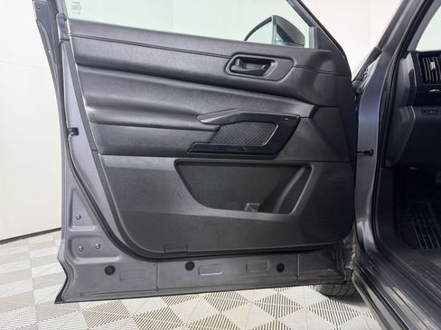 Used 2024 Nissan Pathfinder S AWD/4WD image 23