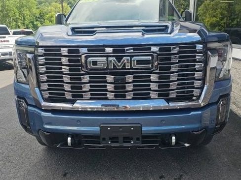 Used 2024 GMC Sierra 2500 Denali Ultimate AWD/4WD image 1