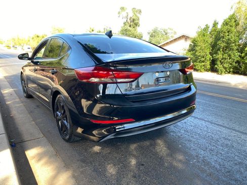 Used 2017 Hyundai Elantra SE image 9