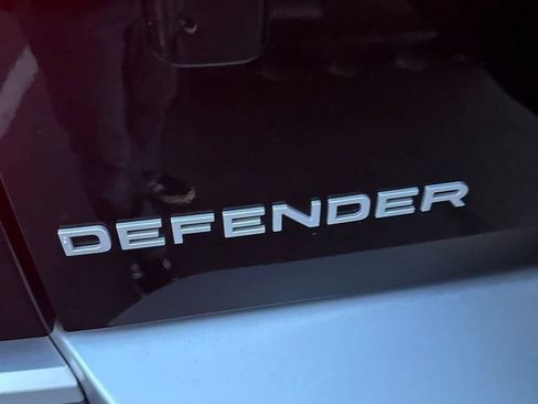 Used 2025 Land Rover Defender 110 S image 20