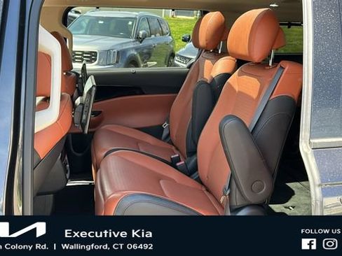 Certified 2023 Kia Carnival SX Prestige FWD image 22