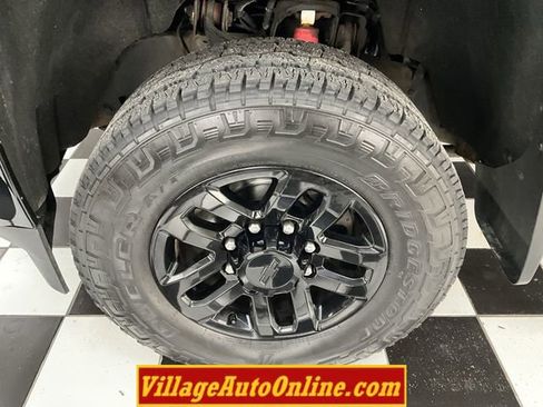 Used 2019 Chevrolet Silverado 2500 LT w/ Midnight Edition image 26