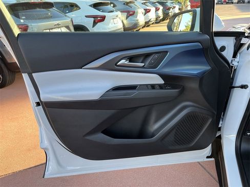 New 2026 Chevrolet Equinox EV LT image 21