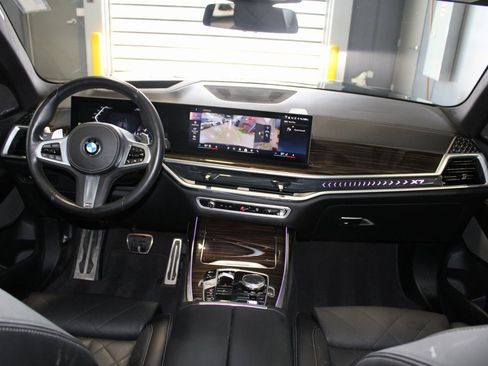 Used 2024 BMW X7 xDrive40i w/ M Sport Package image 33