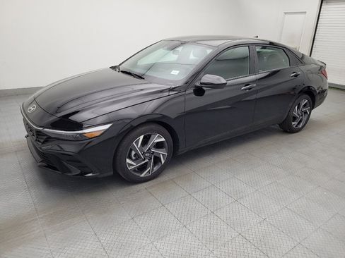 Used 2025 Hyundai Elantra Sport w/ Cargo Package FWD image 2