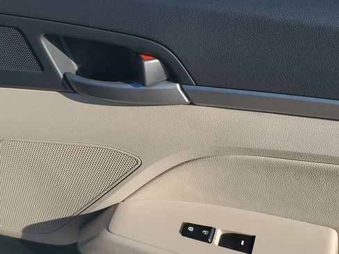 Used 2017 Hyundai Elantra Value Edition image 49