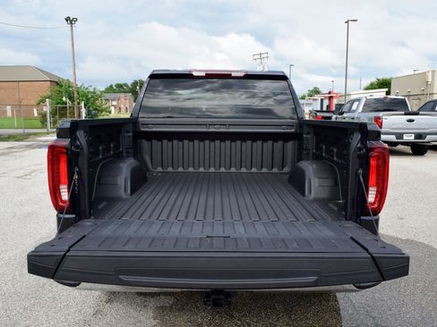 Used 2026 GMC Sierra 1500 SLT AWD/4WD image 5