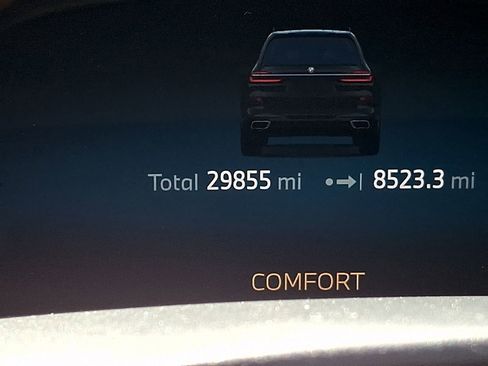 Used 2025 BMW X7 xDrive40i w/ Executive Package AWD/4WD image 21