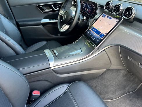 Used 2025 Mercedes-Benz GLC 300 image 17