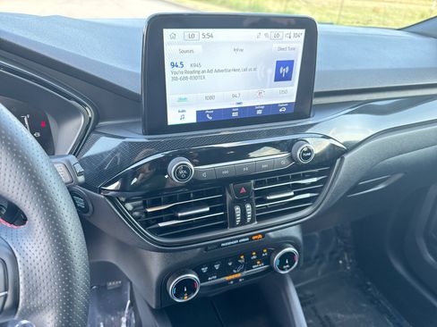 Used 2025 Ford Escape ST-Line AWD/4WD image 16