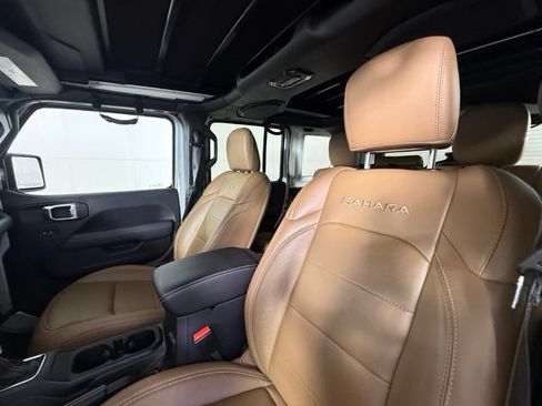 Used 2023 Jeep Wrangler Unlimited Sahara w/ Cold Weather Group AWD/4WD image 5