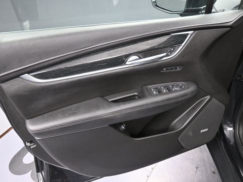 Used 2020 Cadillac XT5 Premium Luxury image 13
