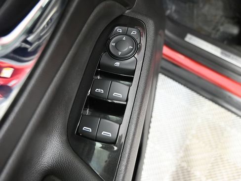 Used 2023 Chevrolet Equinox Premier AWD/4WD image 20