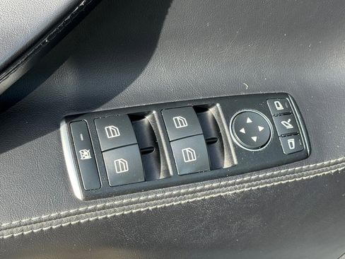 Used 2018 Tesla Model S AWD image 34