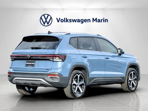 New 2026 Volkswagen Taos SEL image 5