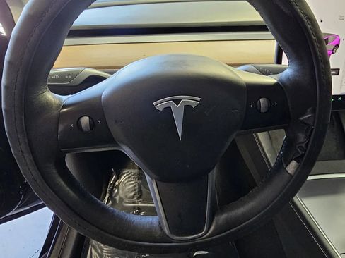 Used 2021 Tesla Model Y Long Range AWD/4WD image 16