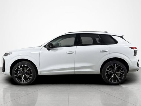 New 2026 Audi Q3 quattro 2.0T image 3