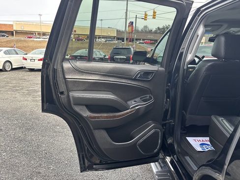 Used 2019 Chevrolet Tahoe LT w/ LT Signature Package image 13