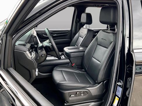 Used 2023 GMC Yukon Denali RWD image 8