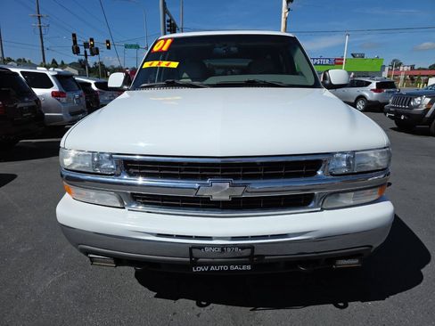 Used 2001 Chevrolet Suburban 2500 LT w/ LT Preferred Equipment Group AWD/4WD image 8