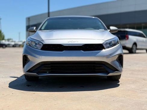 Used 2024 Kia Forte LXS FWD image 3
