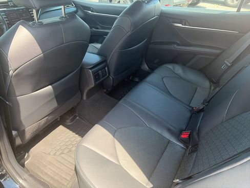 Used 2018 Toyota Camry XSE FWD image 14