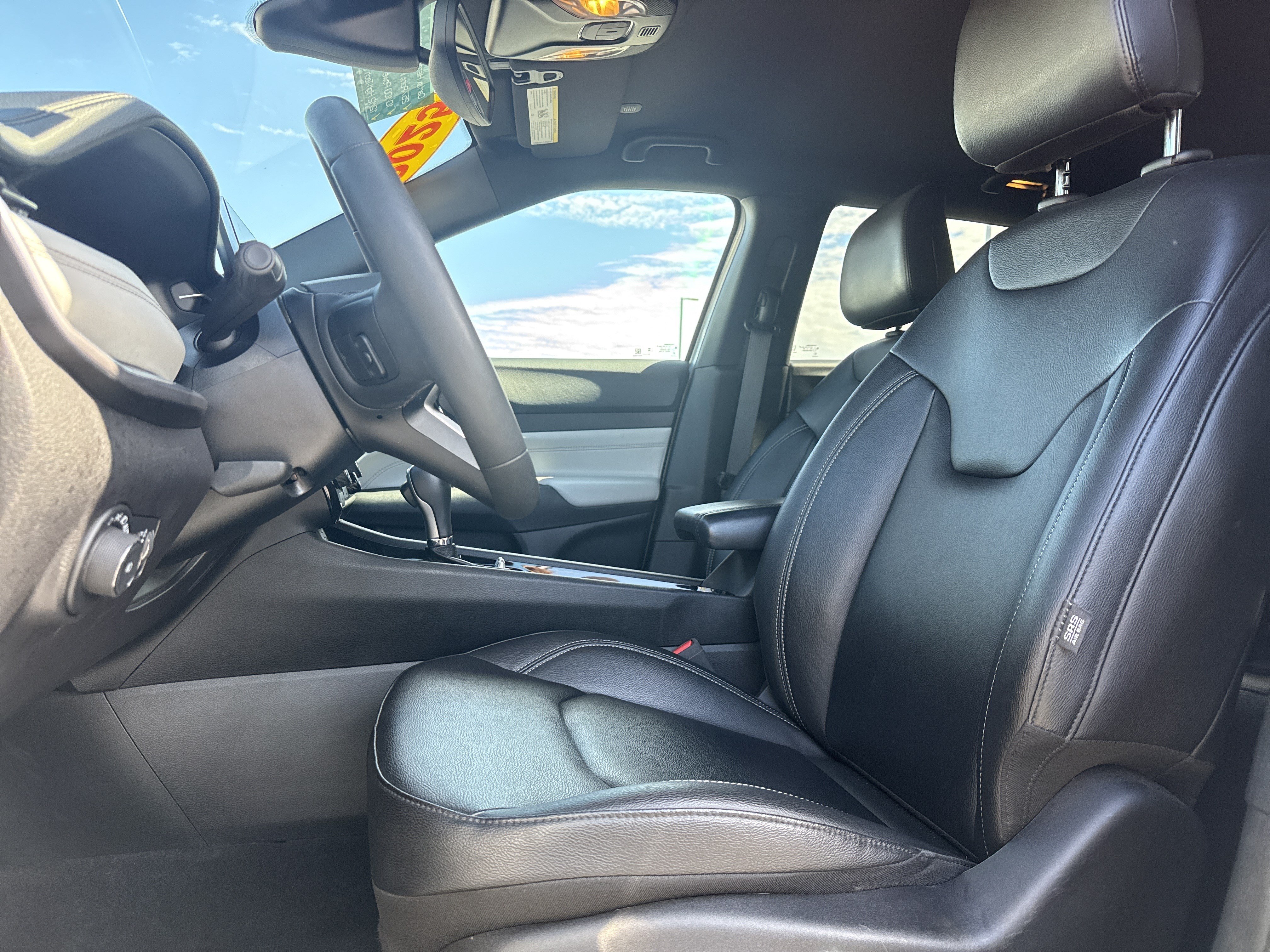 Used 2025 Jeep Compass Limited AWD/4WD image 16