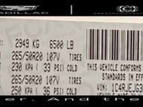 Used 2017 Jeep Grand Cherokee Summit RWD image 28