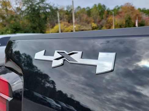 New 2025 GMC Sierra 3500 SLT w/ SLT Convenience Package AWD/4WD image 9