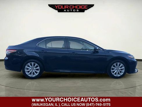 Used 2018 Toyota Camry LE FWD image 6