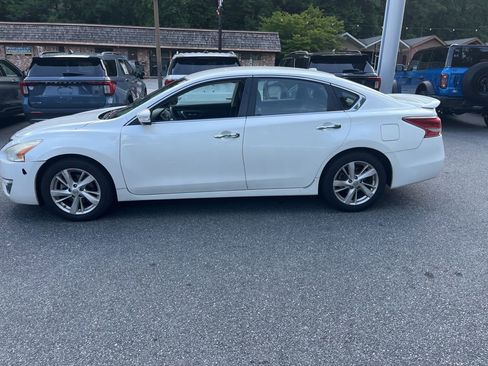 Used 2013 Nissan Altima 2.5 SL FWD image 9